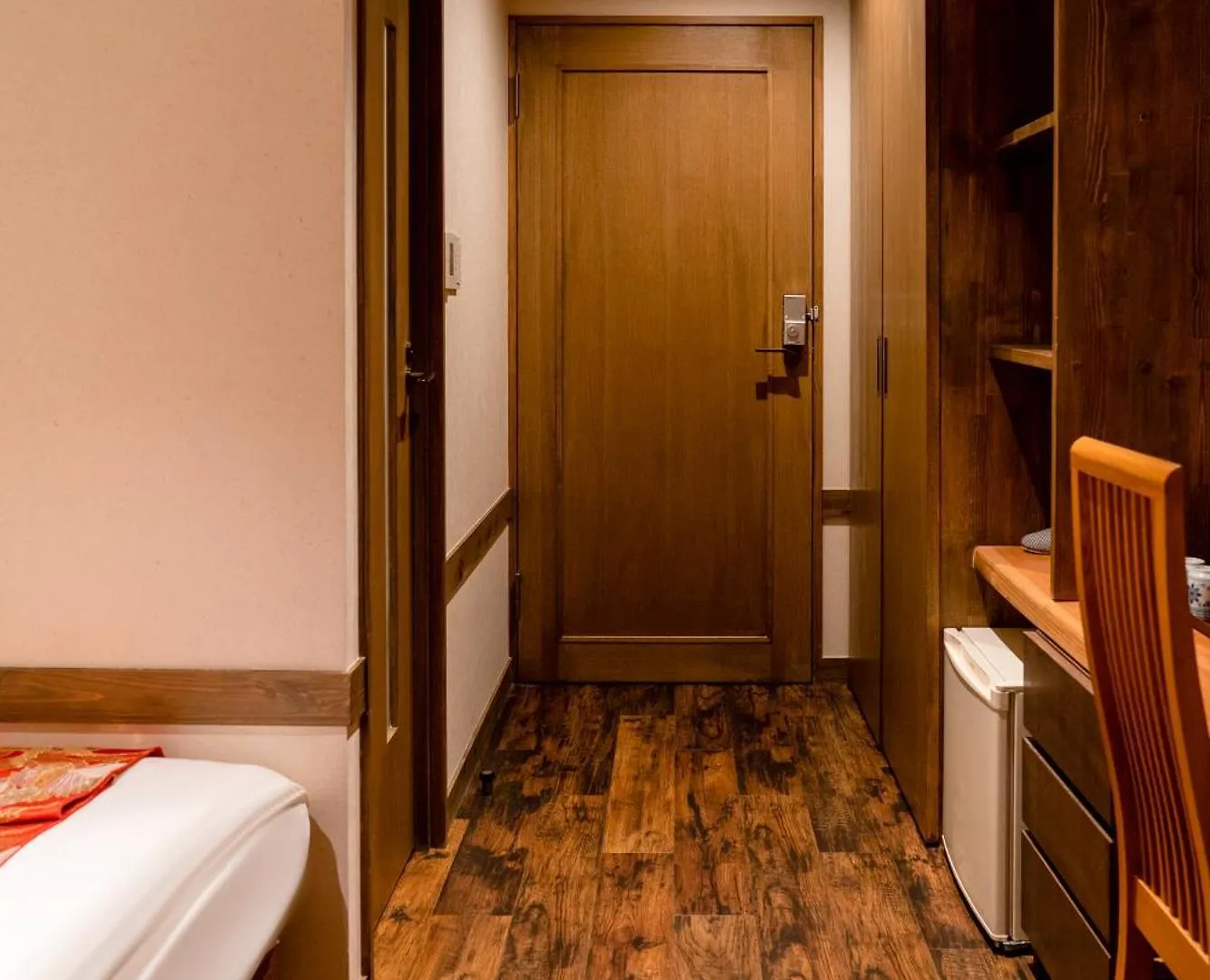 都電屋 Todenhotel Tokio